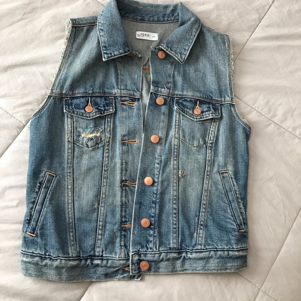Cut Off Gap Jean Vest
